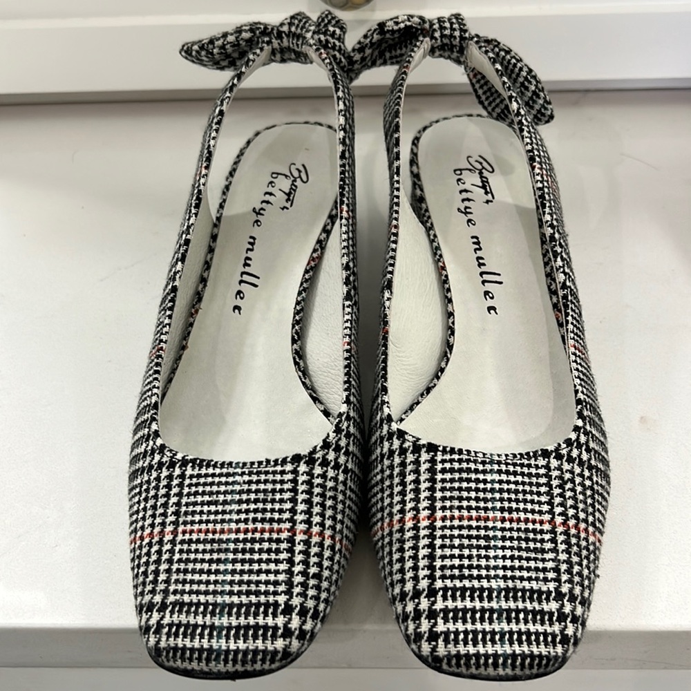 Bettye by Bettye Muller sling back shoes